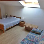 Le Bosquet Aux Ecureuils Avec Piscine En Copropriete